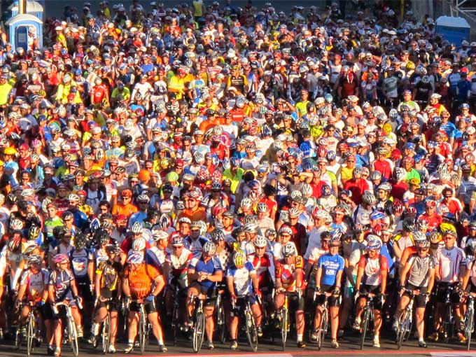 Cyclists awaiting the start signal to the Cape Argus Race